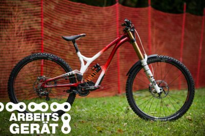Arbeitsgerät: Commençal Supreme DH 29 von Camille Balanche