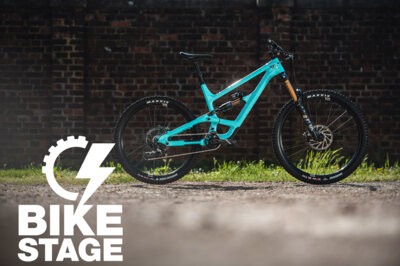 BikeStage 2022 – YT Capra Core 4 MX: Harte Schale, Mullet-Kern