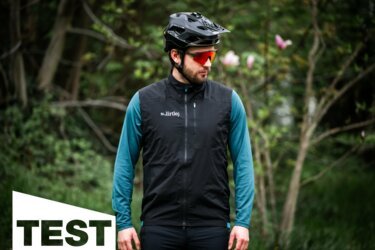 Dirtlej Vest im Test: Wasserdicht für einen trockenen Rumpf