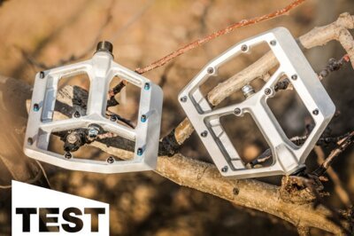 Azonic Big Foot Flatpedal im Test: Leicht, groß und griffig