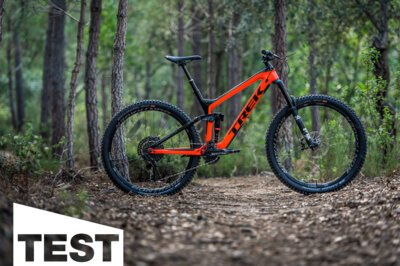 Trek Slash 9.8 im Test: Enduro-Blitz mit Warnweste