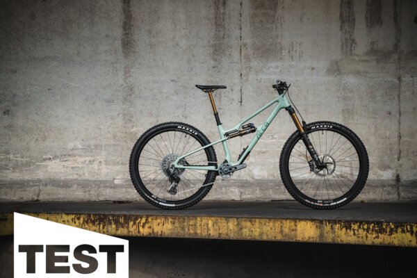Arc8 Extra Air im Test: Luftig-leichtes Enduro-Bike mit Slider-Hinterbau