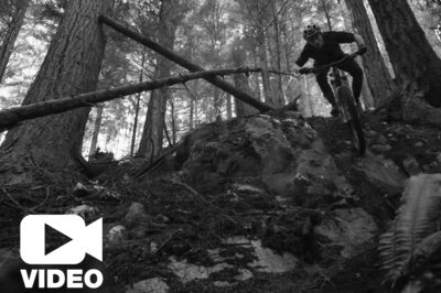Jesse Melamed mit Vollgas an der Sunshine Coast: MelaSHRED