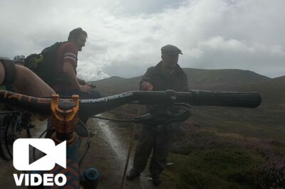 Mountainbiker treffen King Charles: Läuft ein König allein durch Schottland