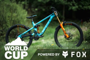 Downhill World Cup 2025 – Bielsko Biala: 8 heiße DH-Bikes aus der Boxengasse – Powered by Fox